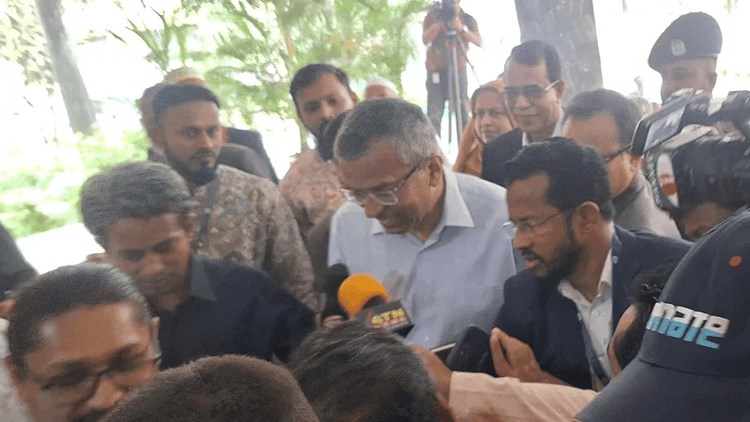 বাংলাদেশ ব্যাংকে নতুন গভর্নর হিসেবে যোগ দিলেন মোস্তাকুর রহমান