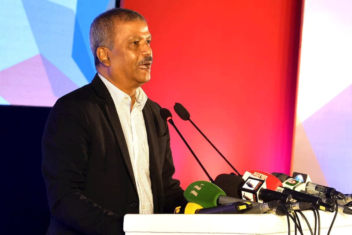 দেশেই ভালো চিকিৎসা পেলে রোগীরা বিদেশে যাবেন না: আসিফ নজরুল