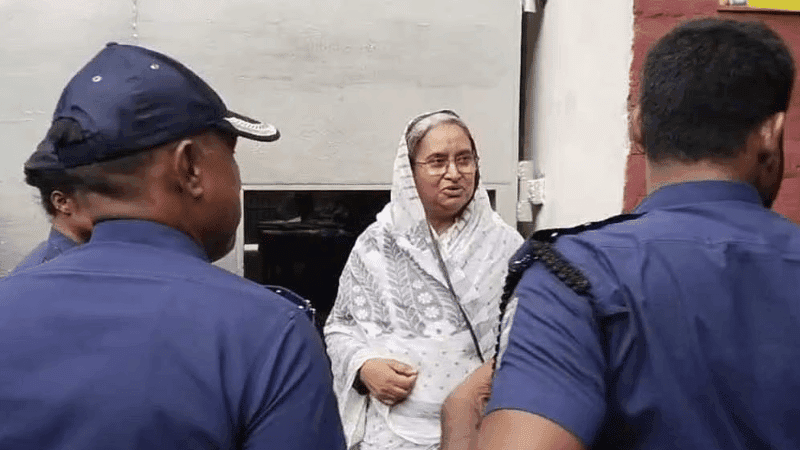 স্বামীকে শেষ বিদায় জানিয়ে কারাগারে ফিরলেন দীপু মনি