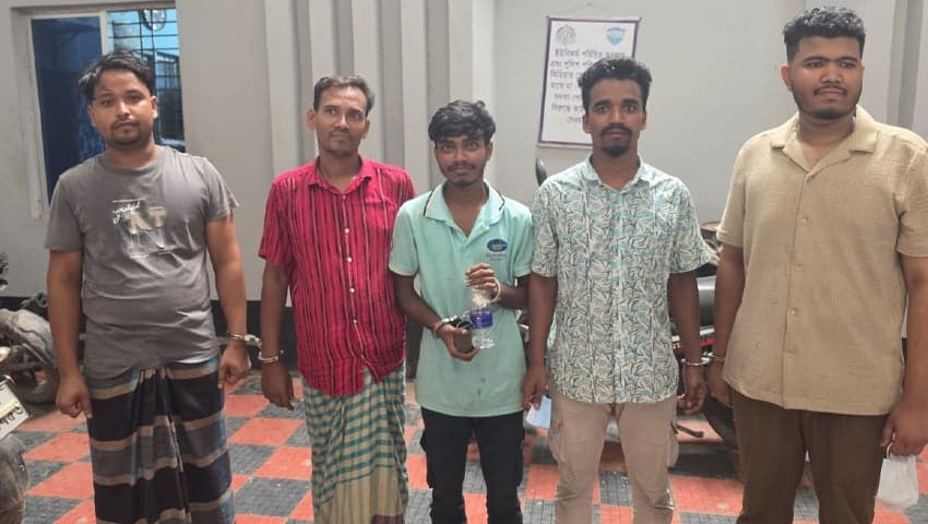 ফেনীতে বিক্ষোভ মিছিলের ঘটনায় ছাত্রলীগের ৮ নেতাকর্মী গ্রেফতার