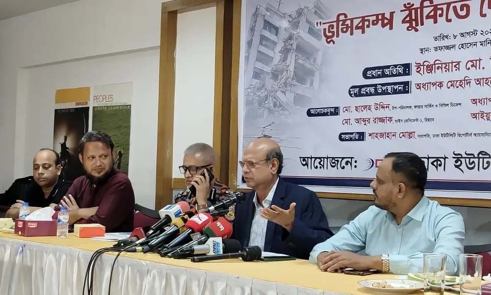 রাজধানীতে ত্রুটিপূর্ণ ভবন চিহ্নিত করে ব্যবস্থা নেওয়া হচ্ছে: রাজউক চেয়ারম্যান