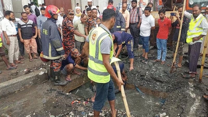 গাজীপুরে ঢাকনাবিহীন ম্যানহোলে পড়ে নারী নিখোঁজ
