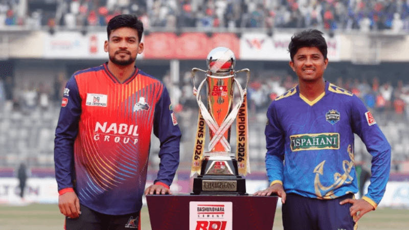 হেলিকপ্টারে মিরপুরে নামল বিপিএলের রাজকীয় ট্রফি