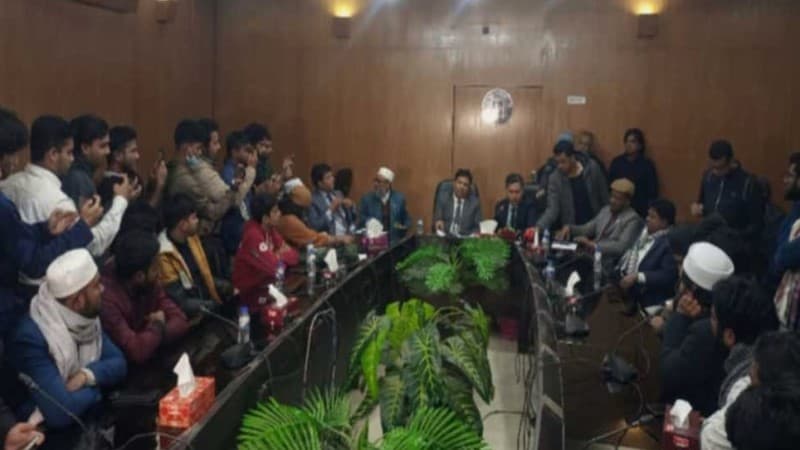 প্রতিবাদের মুখে রাবির ছয় ডিনের পদত্যাগ