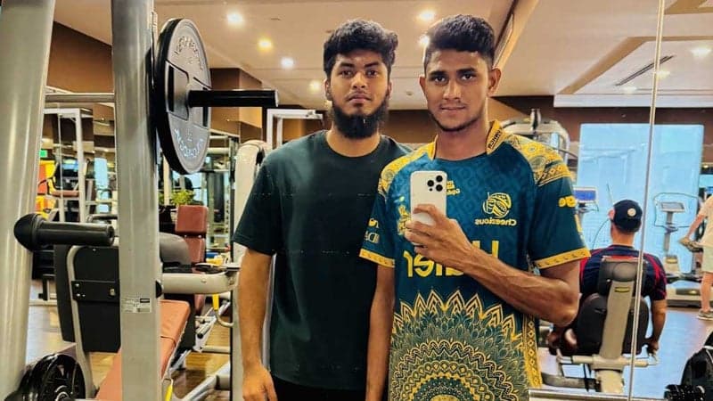 দুই রাত বিমানবন্দরে কাটিয়ে দলের সঙ্গে যোগ দিলেন রিশাদ ও নাহিদ