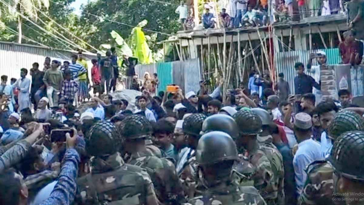 নুরাল পাগলার মাজারে পুলিশের ওপর হামলা: গ্রেপ্তার আরও চারজন