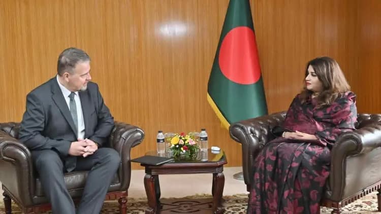 পররাষ্ট্র প্রতিমন্ত্রীর কাছে ইইউর নির্বাচন পর্যবেক্ষণ প্রতিবেদন পেশ