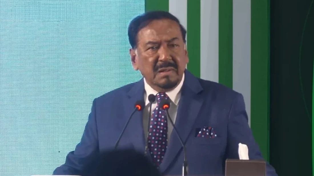 শেখ হাসিনা দেশে ফিরতে চাইলে সরকার ঠেকাবে না, রাজপথে মুখোমুখি হতে হবে: ভারপ্রাপ্ত রাষ্ট্রপতি