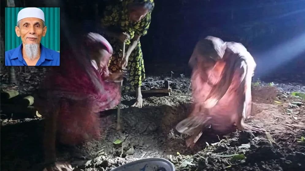 ১৭ ঘণ্টা পর সাঈদীর মামলার বাদীকে দাফন, মোবাইলের আলোয় কবর খুঁড়লেন স্ত্রী-কন্যা-বোন