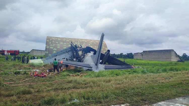 ভারতের আসামে সামরিক পরিবহন বিমান বিধ্বস্ত