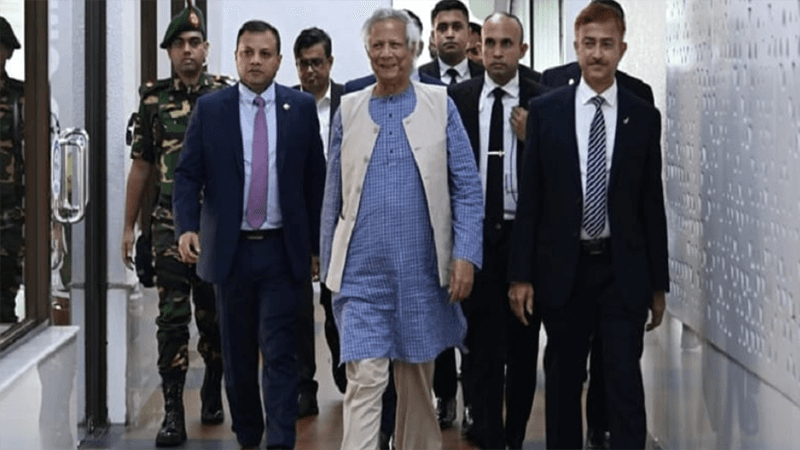রোম সফর শেষে দেশে ফিরলেন প্রধান উপদেষ্টা