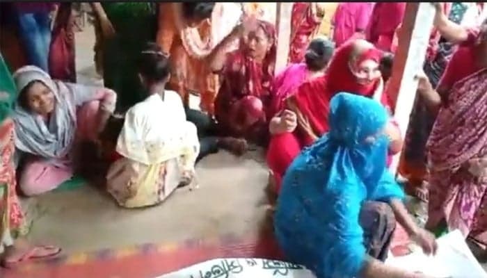 কুষ্টিয়ার খোকসায় মাইক্রোচাপায় চার শিশুর মৃত্যু