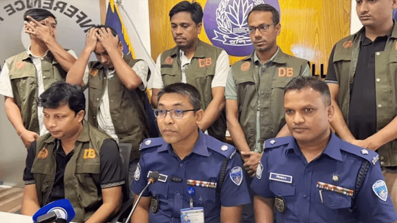 কুমিল্লায় স্কুলছাত্রীকে শ্বাসরোধে হত্যার আগে ধর্ষণও করেন সিএনজিচালক: পুলিশ