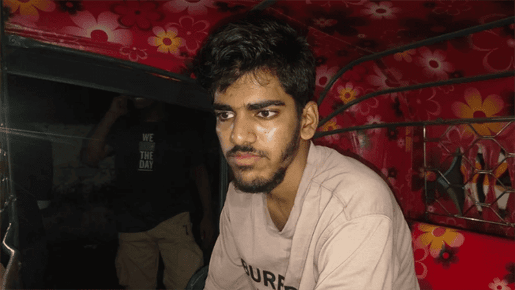 নারী শিক্ষার্থীদের নিয়ে অশালীন পোস্ট, শিবির কর্মীকে মুচলেকায় ছাড়ল পুলিশ