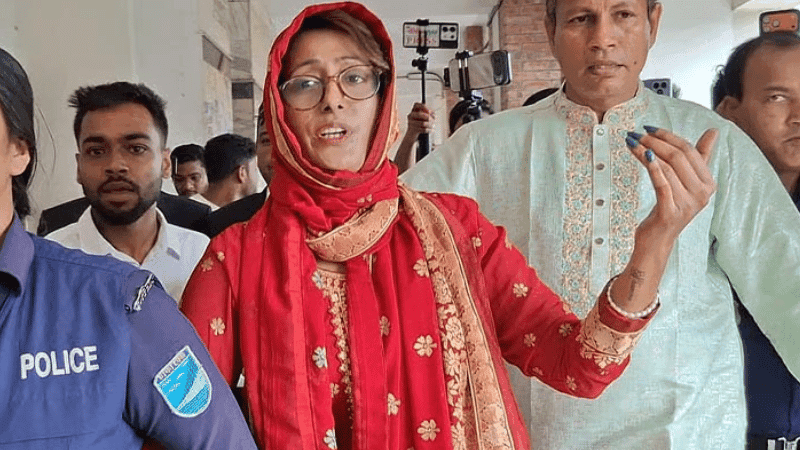 ‘বারবার মামলা না দিয়ে গুলি করে মেরে ফেলেন’, আরেক মামলায় গ্রেপ্তার মডেল মিষ্টি