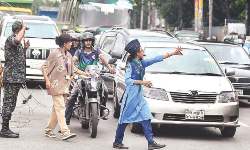 ট্রাফিক পুলিশ ফিরে আসুক রাস্তায়