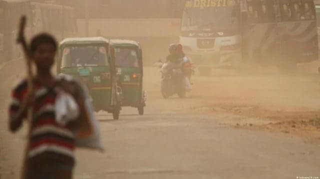 ঢাকার     বাতাস আজ সংবেদনশীল গোষ্ঠীর     জন্য অস্বাস্থ্যকর