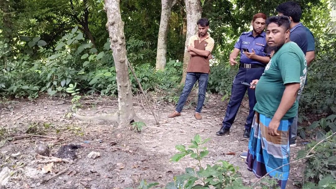 ফরিদপুরে সেপটিক ট্যাংকে বস্তাবন্দি নারীর কঙ্কাল উদ্ধার