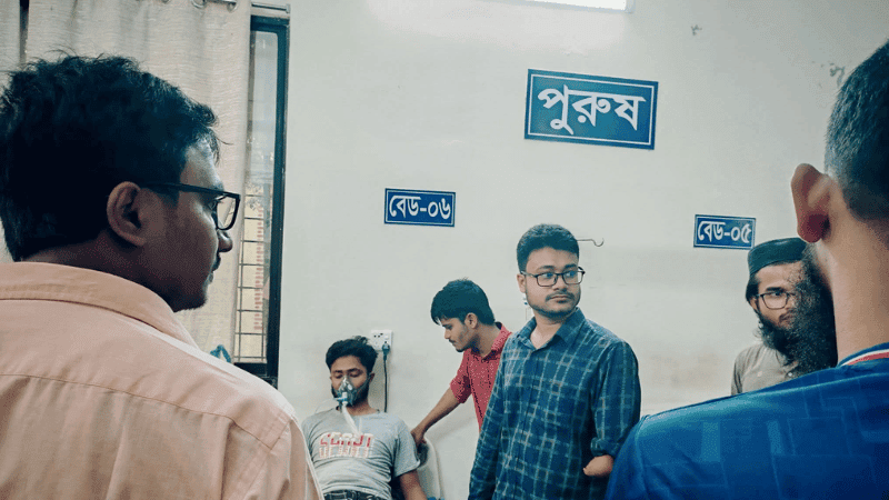 হলে ঘুমন্ত অবস্থায় রাবি শিক্ষার্থীকে পাতি কালাচ সাপের কামড়