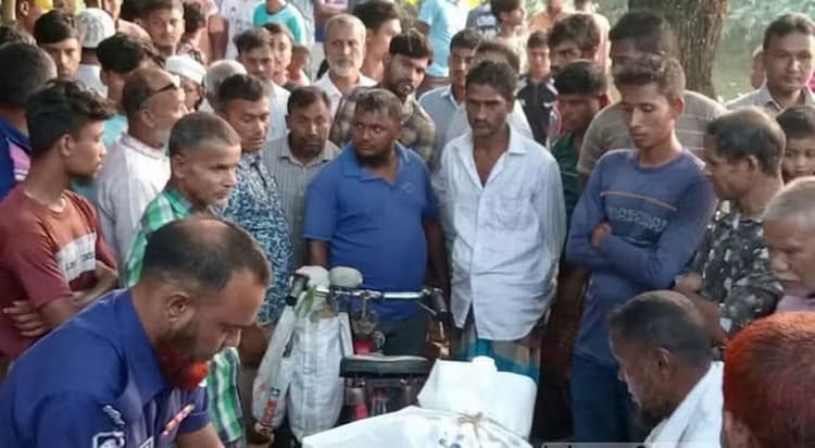 রাস্তার বিরোধ মেটানোর বৈঠকে স্কুল শিক্ষক মনোরঞ্জনকে পিটিয়ে হত্যা