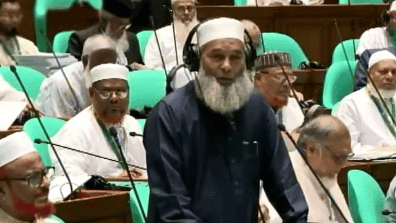 সংসদ কক্ষে ঢোকার সময় সম্মান প্রদর্শনার্থে মাথা ঝোঁকানো নিয়ে জামায়াত এমপির আপত্তি