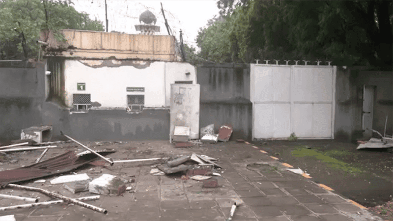 পাকিস্তান হাইকমিশনের বাইরের স্থাপনা গুঁড়িয়ে দিল ভারত