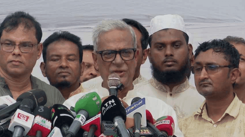 নির্বাচনে বিলম্ব: ড. ইউনূসের কাছে তিন উপদেষ্টার পদত্যাগ চাইলেন ফারুক