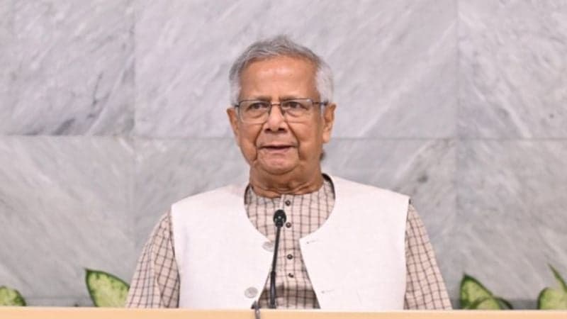 বাংলাদেশ ফুটবল দলকে প্রধান উপদেষ্টার অভিনন্দন 