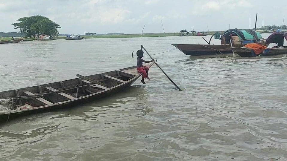 দক্ষিণাঞ্চলের ৮টি নদীর পানি বিপৎসীমার ওপরে