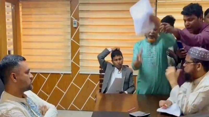 ইউএনওর কক্ষে চাকরির পরীক্ষার কাগজ ছিনতাইয়ের অভিযোগ বিএনপি নেতার বিরুদ্ধে