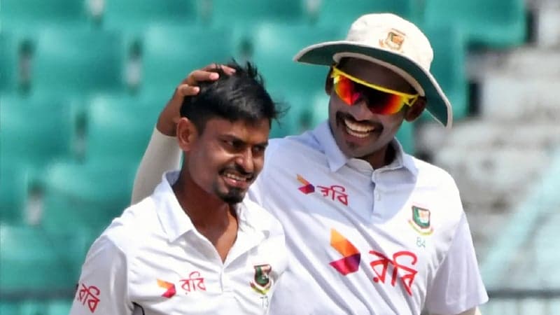 তাইজুলের পাঁচ উইকেটের পরও চাপে বাংলাদেশ
