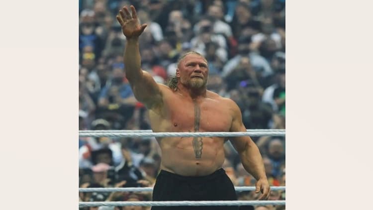 রিংয়ে বুট-গ্লাভস রেখে অবসরের ইঙ্গিত ব্রক লেসনারের