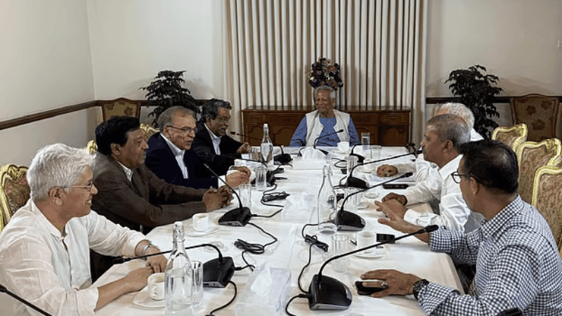 প্রধান উপদেষ্টার সঙ্গে জাতীয় ঐকমত্য কমিশনের বৈঠক