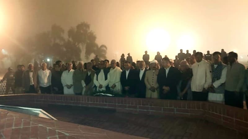 জাতীয় স্মৃতিসৌধে তারেক রহমানের শ্রদ্ধা নিবেদন