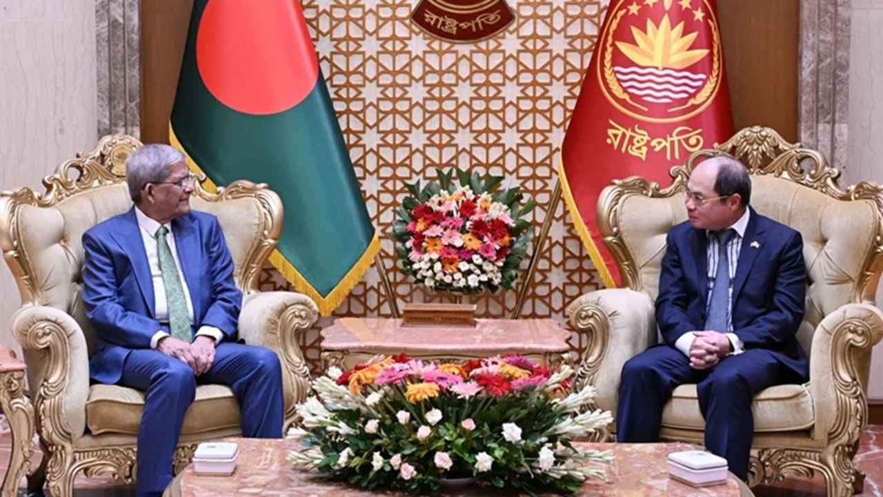 বাংলাদেশিদের জন্য ভিয়েতনামের ভিসা প্রক্রিয়া সহজীকরণের আহ্বান রাষ্ট্রপতির