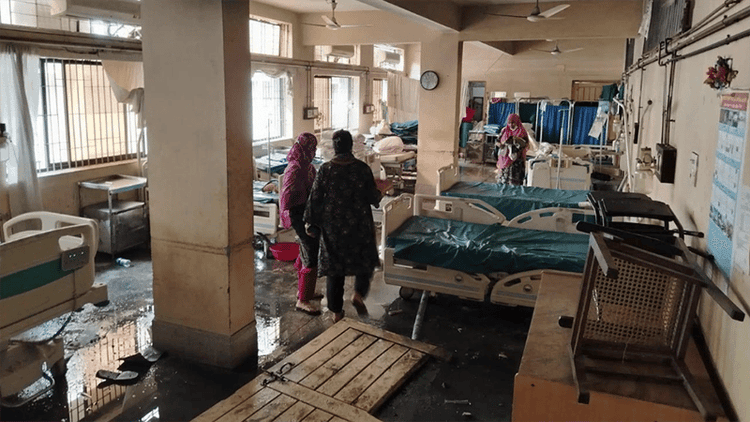 খুমেক হাসপাতালের আগুন নিয়ন্ত্রণে, আহত ৫