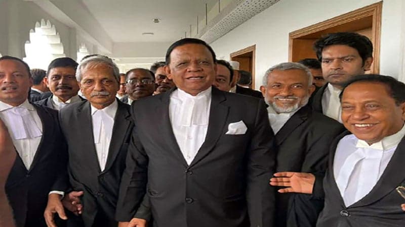 প্রধান বিচারপতির বাসভবনে হামলা: তিন আইনজীবীর জামিন