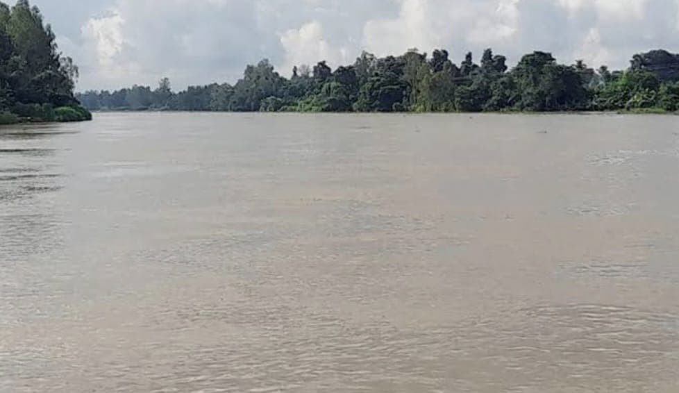 মহানন্দা নদীতে গোসলে নেমে দুই তরুণের মৃত্যু