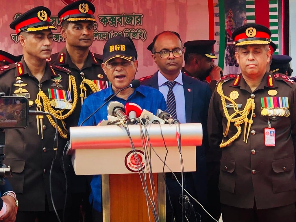 কক্সবাজারে বিভিন্ন অপকর্মে রোহিঙ্গা জড়িত: স্বরাষ্ট্র উপদেষ্টা