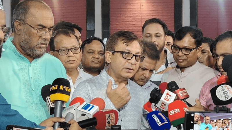 চামড়া শিল্পকে বিলিয়ন ডলারের রপ্তানি খাত হিসেবে গড়ে তোলা হবে: বাণিজ্যমন্ত্রী