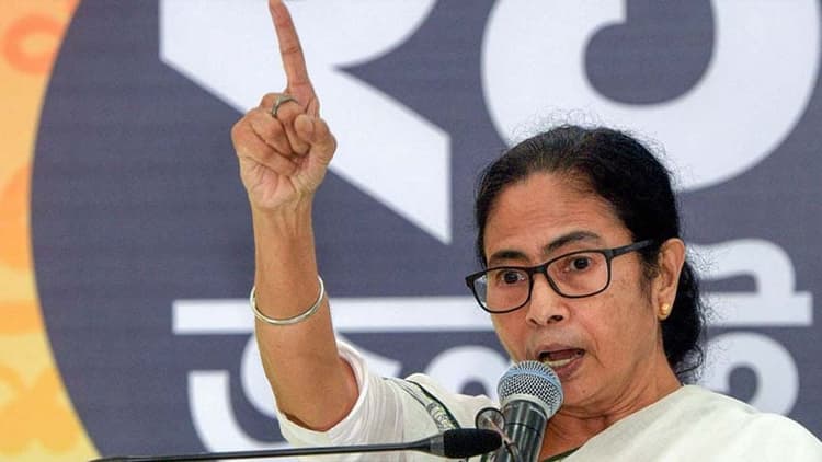 ‘বাংলাদেশের একটি খুন’ মন্তব্য: মমতার বিরুদ্ধে দেশদ্রোহিতার মামলা