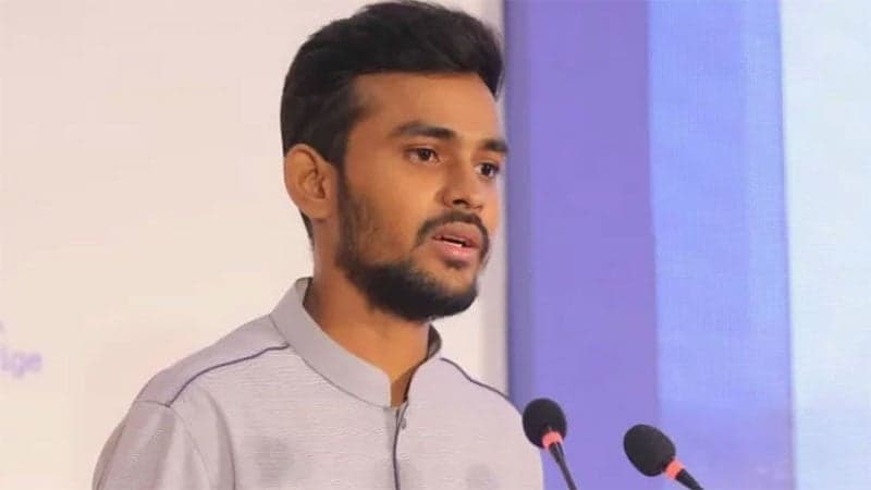 আ. লীগকে শুধু নিষিদ্ধ নয়, সম্পূর্ণভাবে নির্মূল করা উচিত: উপদেষ্টা আসিফ