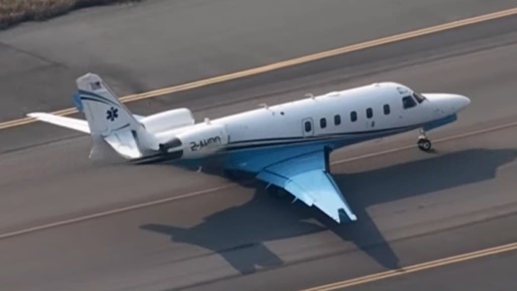 হাদিকে নিয়ে সিঙ্গাপুরের উদ্দেশে এয়ার অ্যাম্বুলেন্স