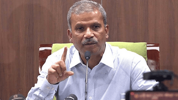 ‘জয় বাংলা’ বা ‘বাংলাদেশ জিন্দাবাদ’ বললেই কেউ বিচারক হতে পারবে না: আসিফ নজরুল