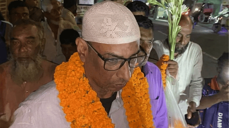 ছাত্রী ধর্ষণ মামলায় যাবজ্জীবন দণ্ডপ্রাপ্ত শিক্ষক জামিনে বেরিয়েই বাদীকে হুমকি