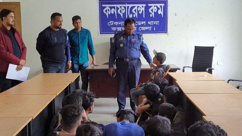 টেকনাফে অপহৃত ১৫ জন উদ্ধার, আটক ২