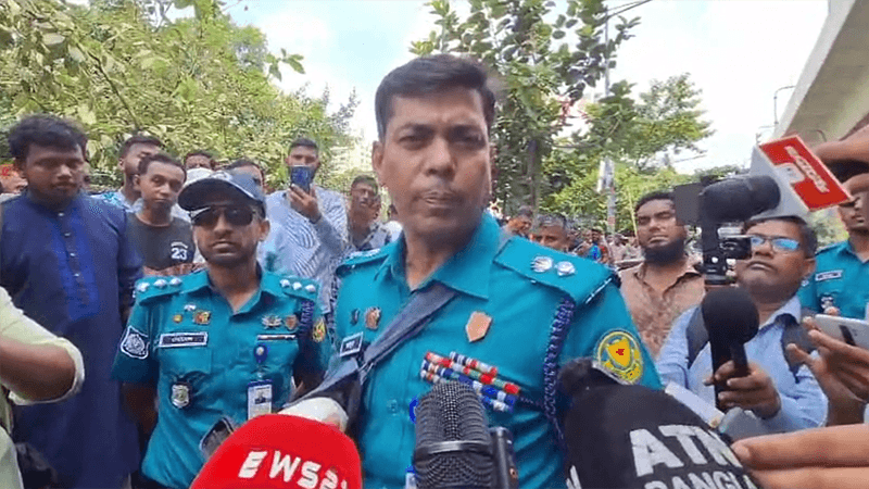 শান্তিপূর্ণ ভোট গ্রহণ চলছে: পুলিশ 