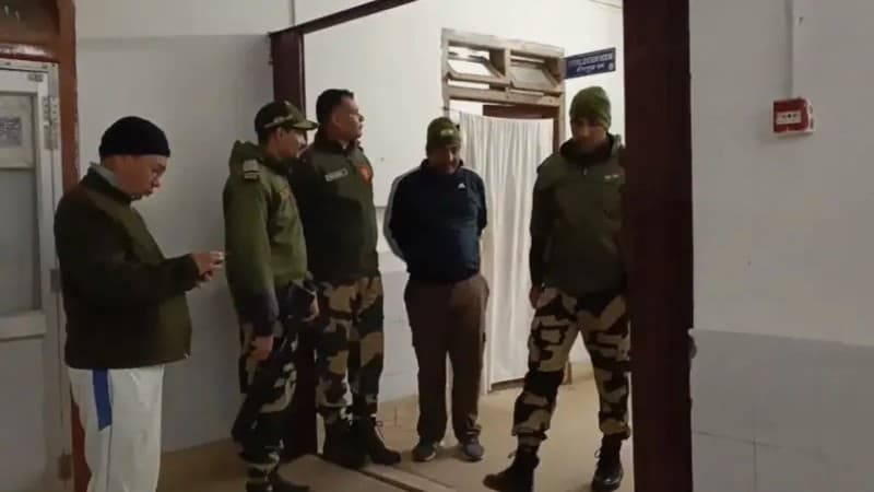 বাংলাদেশ-ভারত সীমান্তে বিএসএফ সদস্য গুলিবিদ্ধ