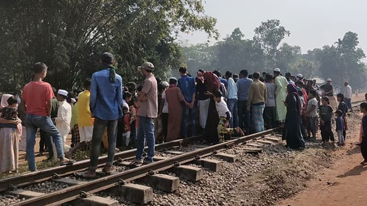 চিকিৎসা শেষে বাড়ি ফেরার সময় ট্রেনে কাটা পড়ে দাদি–নাতনির মৃত্যু