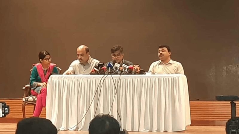 পাইলটের উড্ডয়নের ত্রুটির কারণে মাইলস্টোনে বিমান বিধ্বস্ত